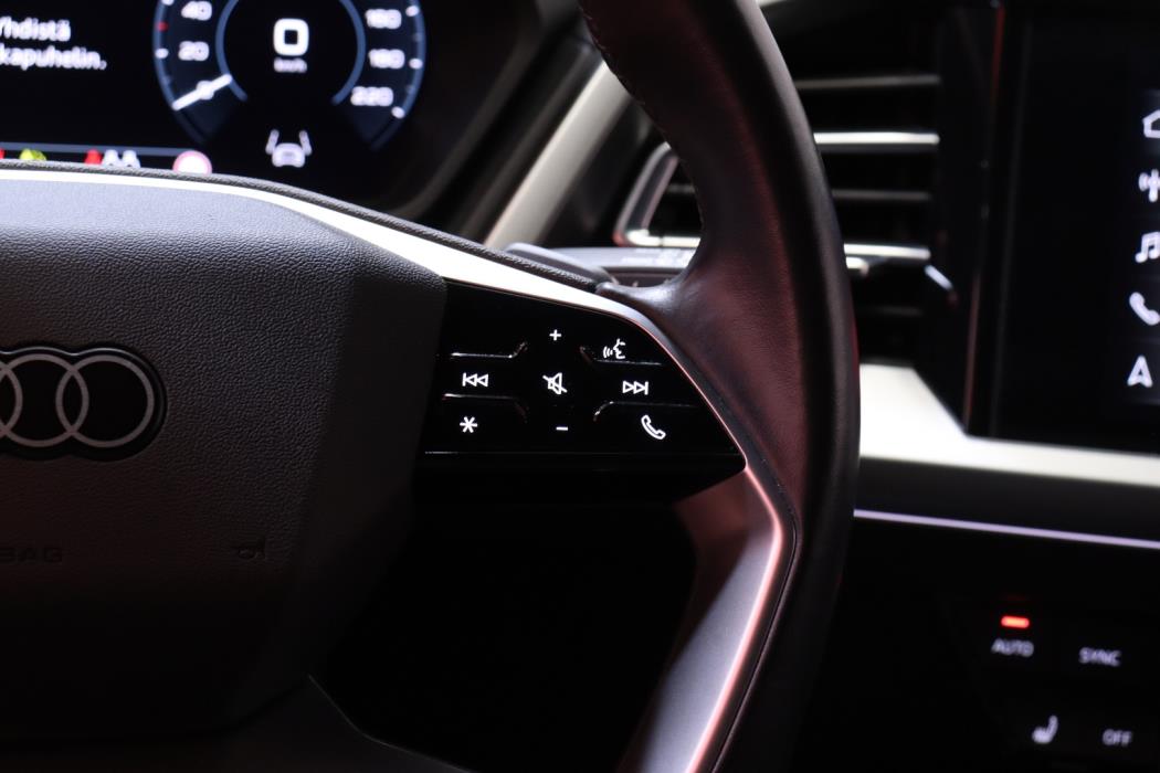 AUDI Q4 e-tron 2022