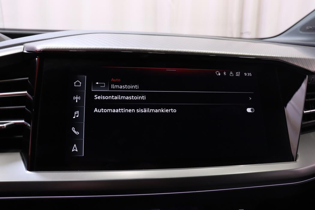 AUDI Q4 e-tron 2022