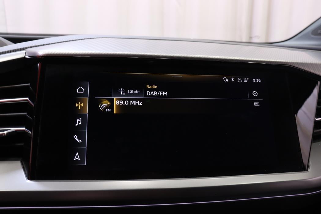 AUDI Q4 e-tron 2022