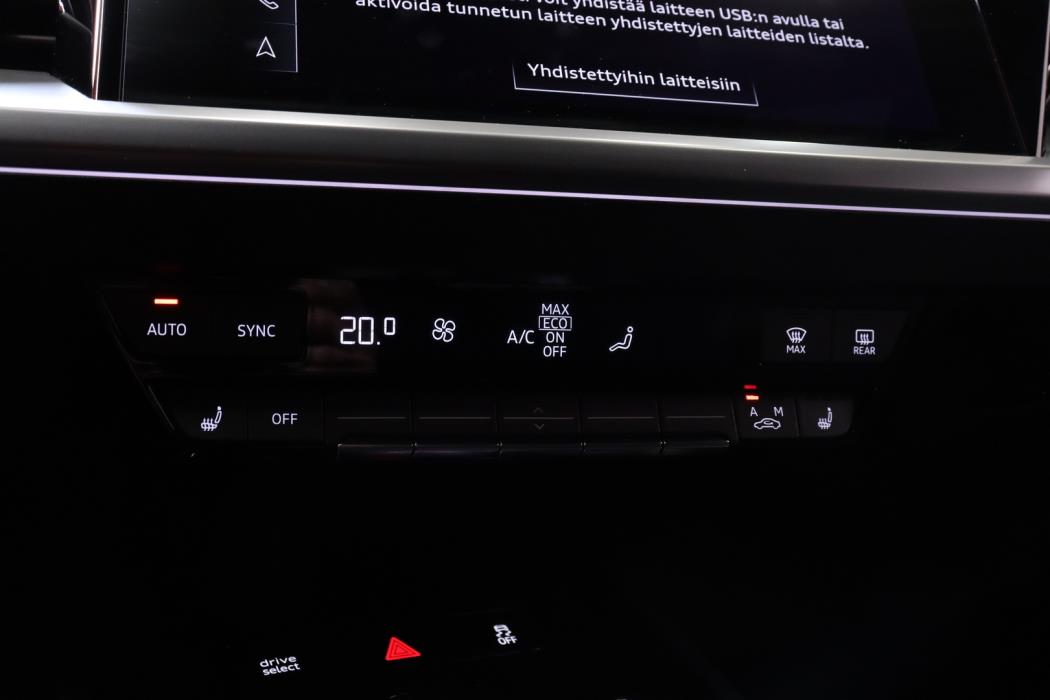 AUDI Q4 e-tron 2022
