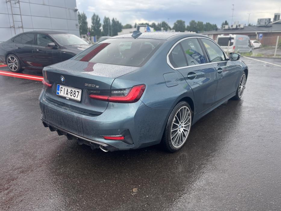 BMW 330 2020