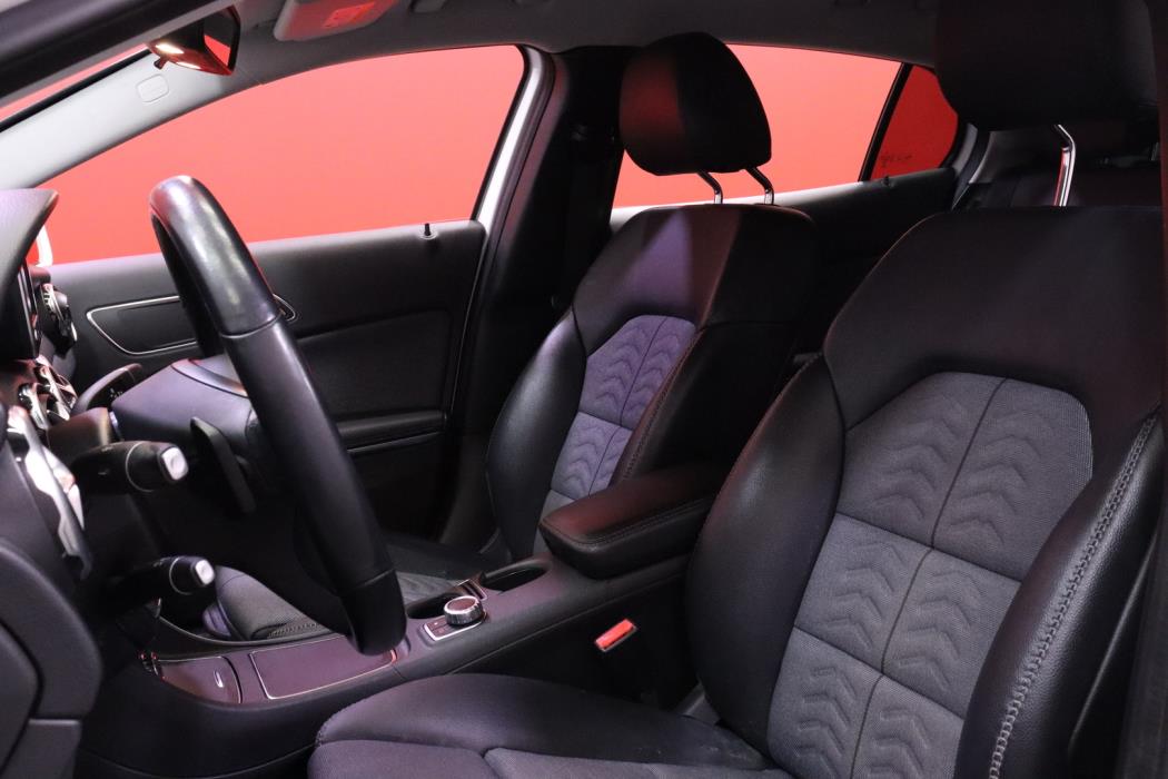 MERCEDES-BENZ GLA 2019