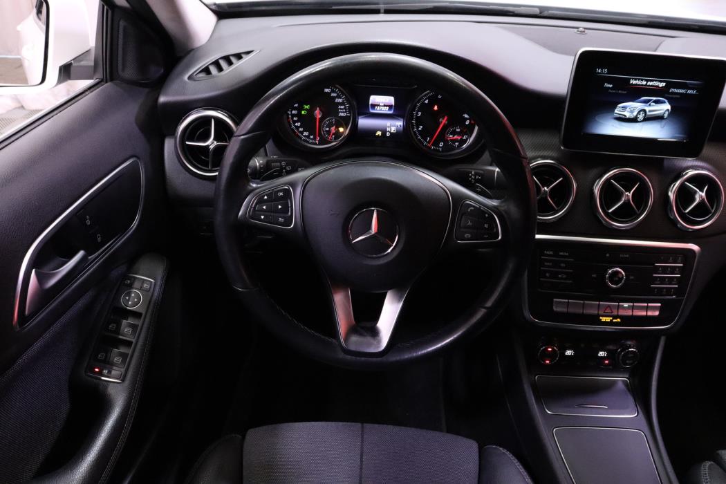 MERCEDES-BENZ GLA 2019