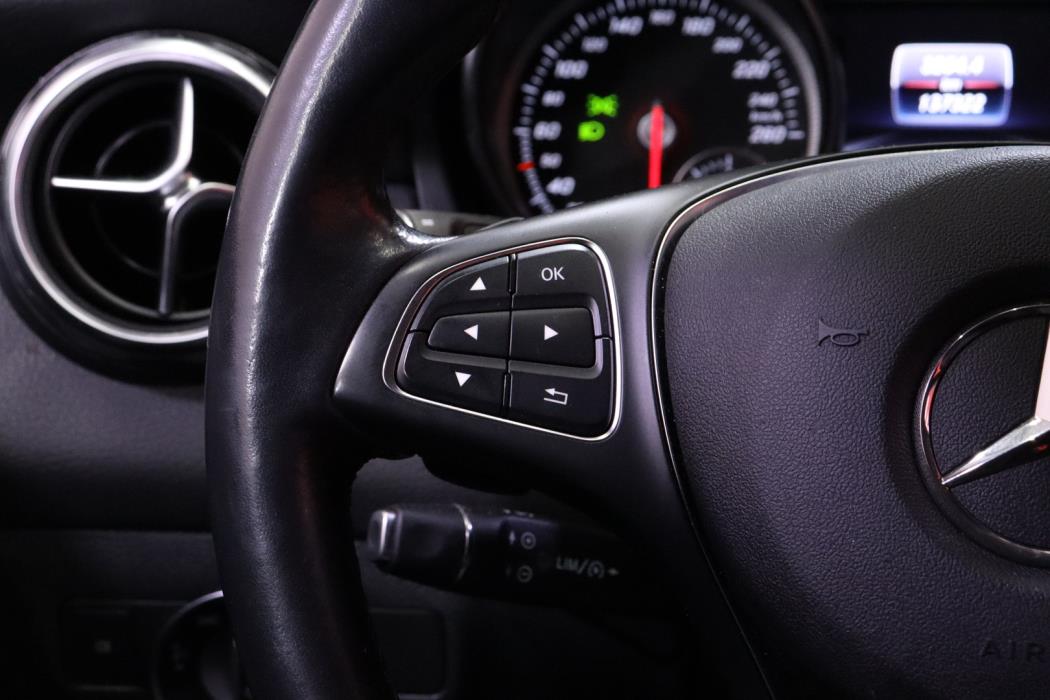 MERCEDES-BENZ GLA 2019