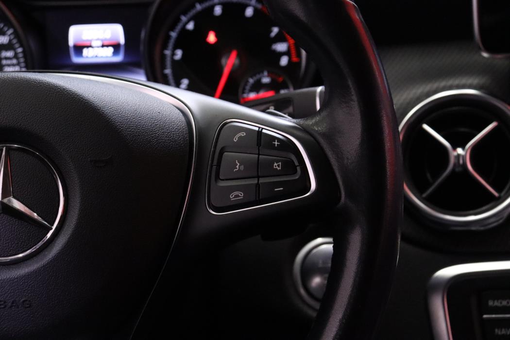 MERCEDES-BENZ GLA 2019