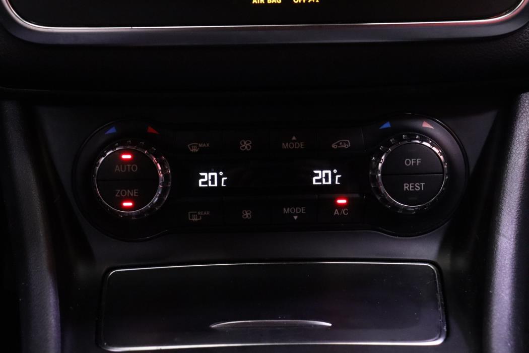 MERCEDES-BENZ GLA 2019