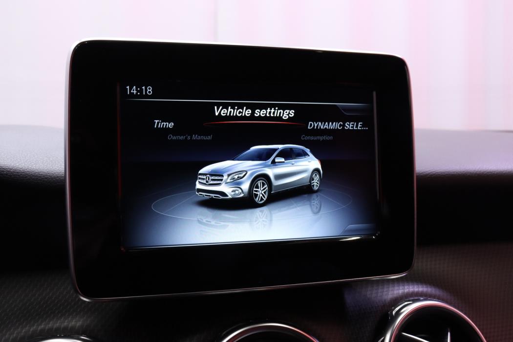 MERCEDES-BENZ GLA 2019