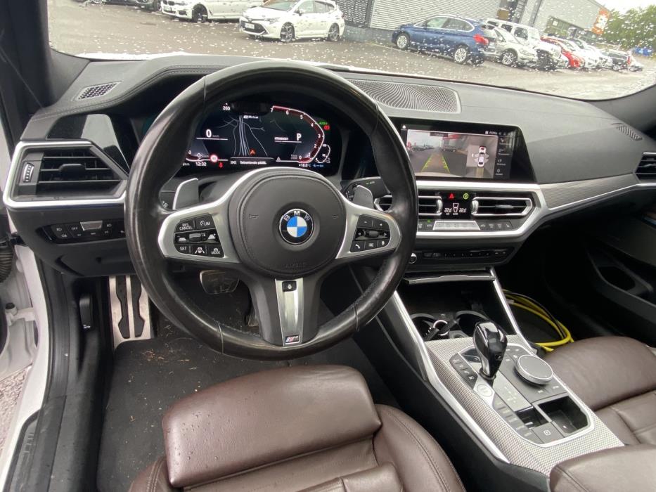 BMW 330 2021