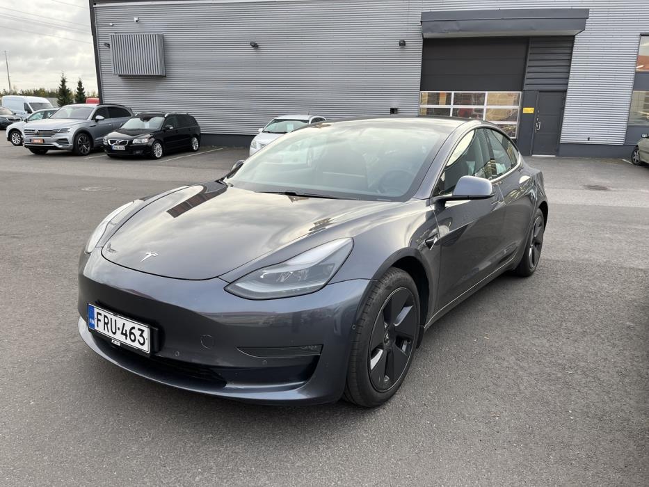 TESLA Model 3 2021