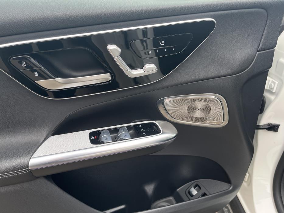 MERCEDES-BENZ GLC 2023