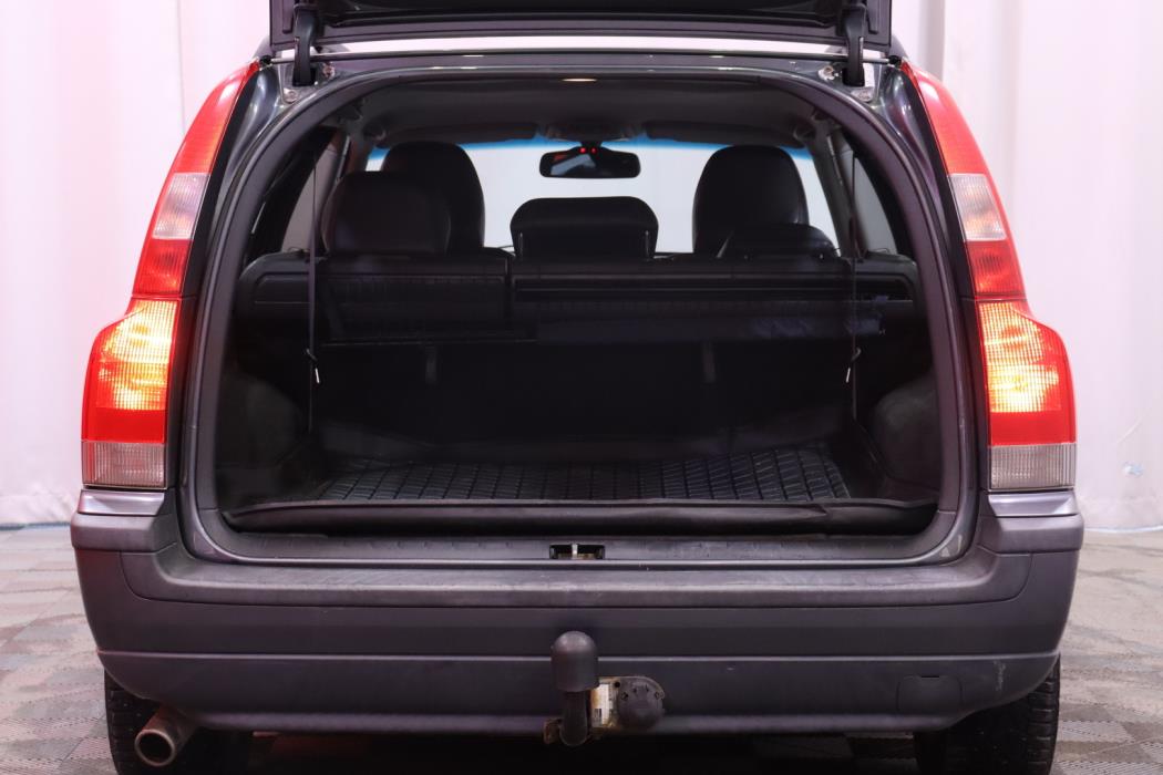 VOLVO V70 2003