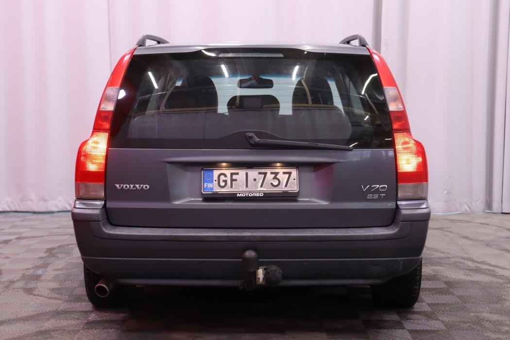 VOLVO V70 2003