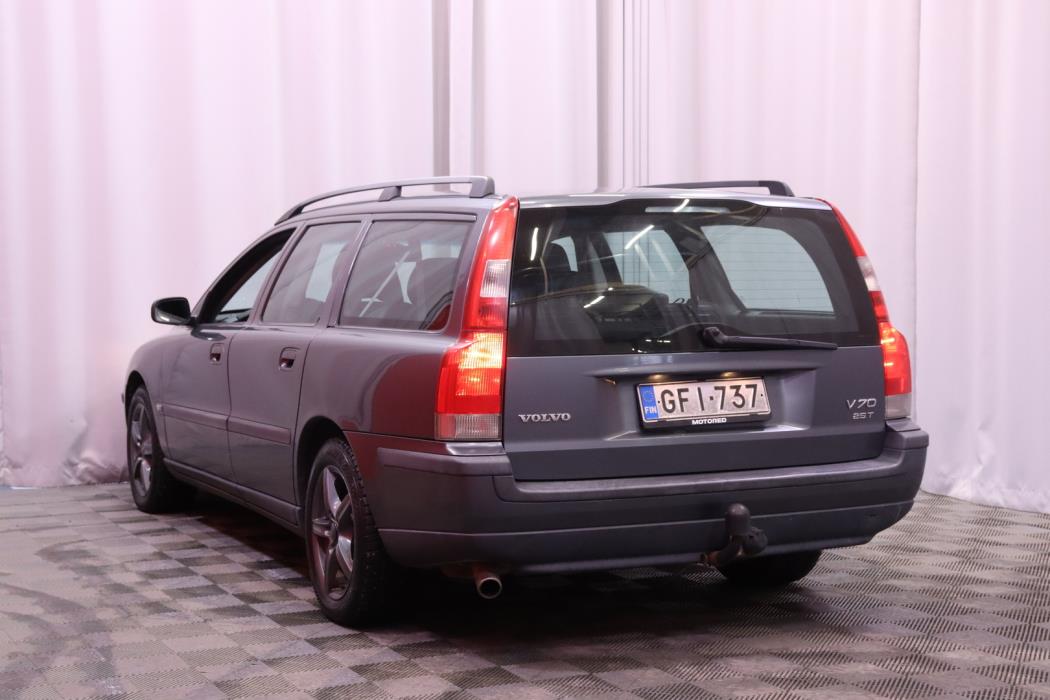 VOLVO V70 2003