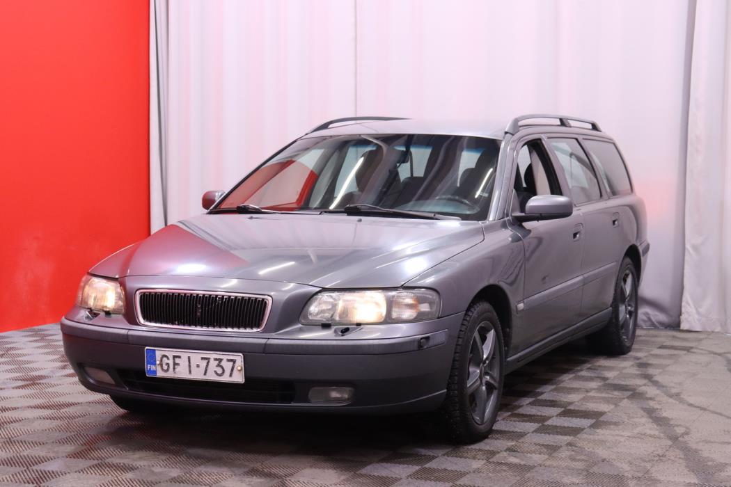 VOLVO V70 2003