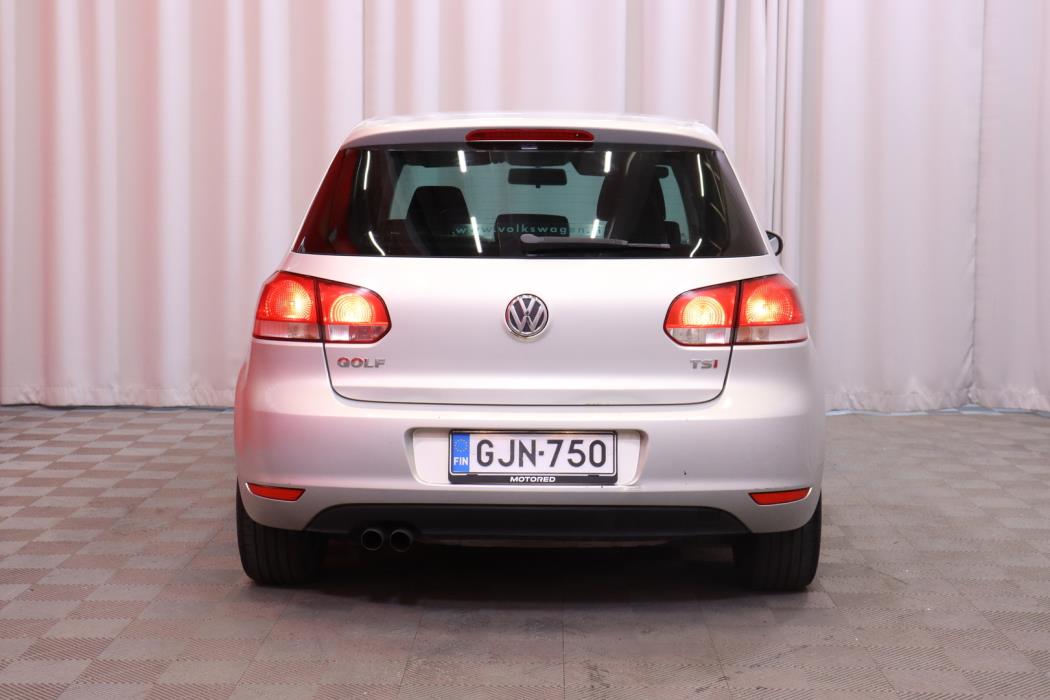 VOLKSWAGEN Golf 2011