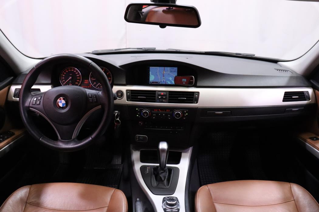 BMW 318 2011