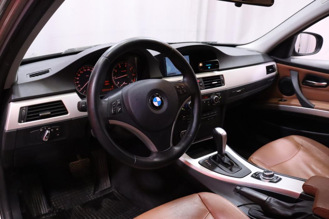 BMW 318 2011