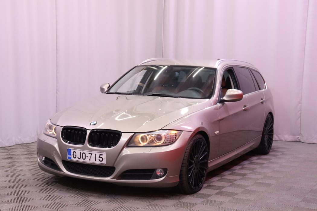 BMW 318 2011