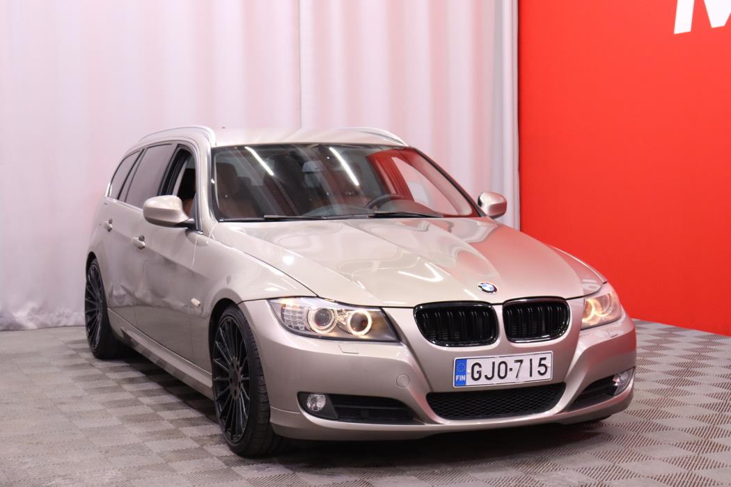 BMW 318 2011