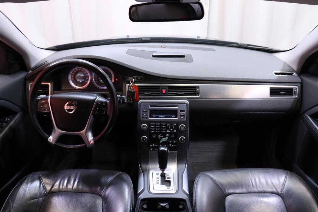 VOLVO XC70 2011