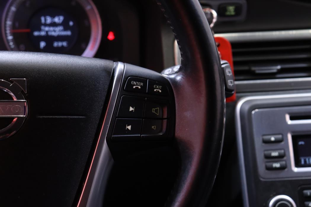 VOLVO XC70 2011