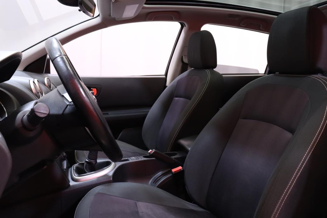 NISSAN Qashqai+2 2012