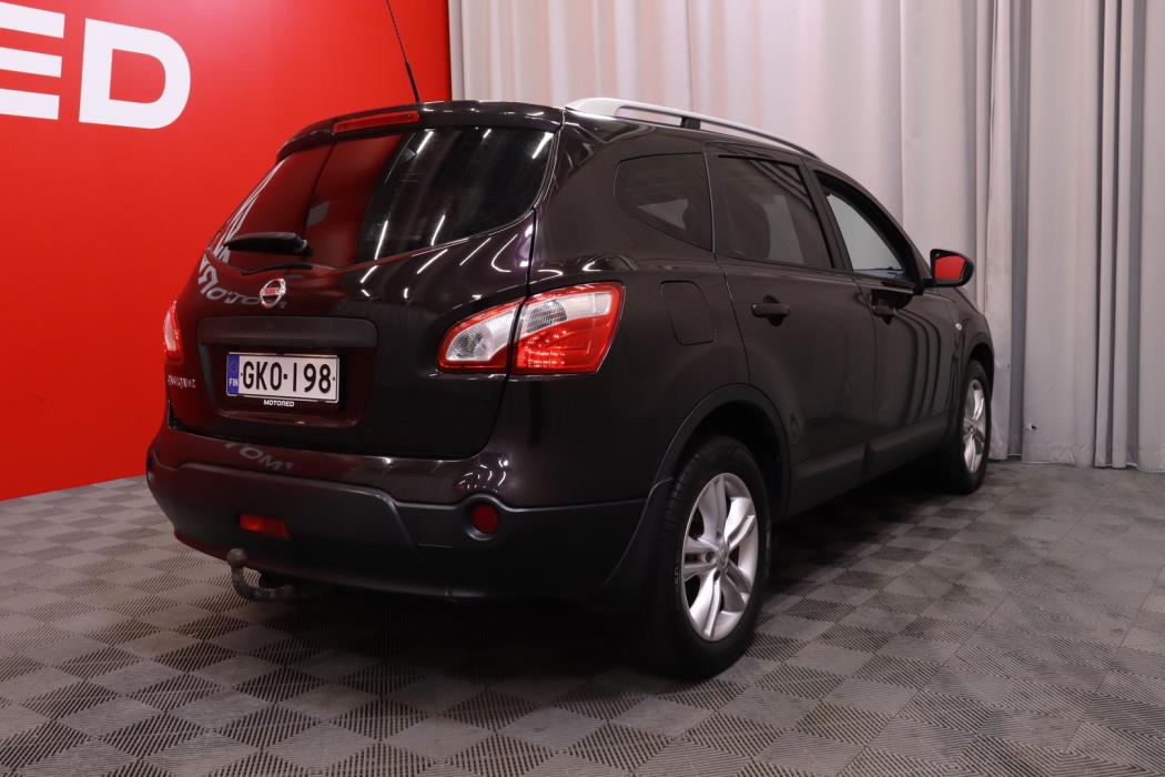NISSAN Qashqai+2 2012