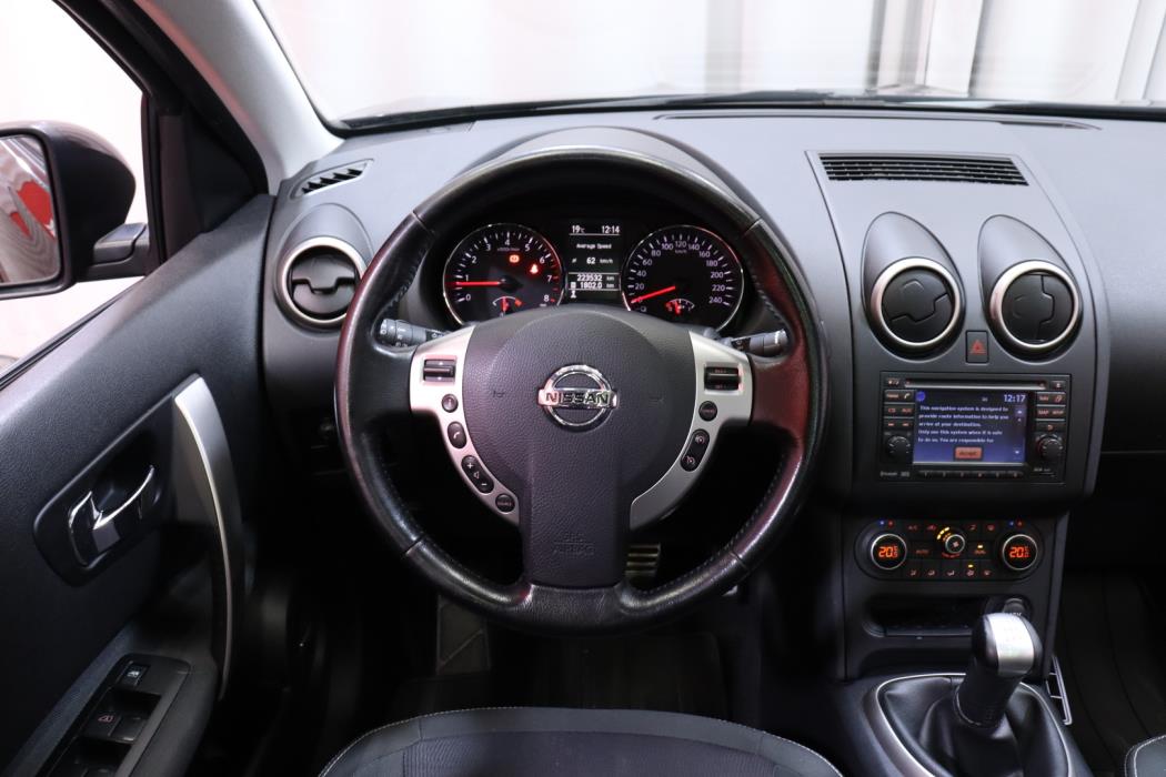NISSAN Qashqai+2 2012