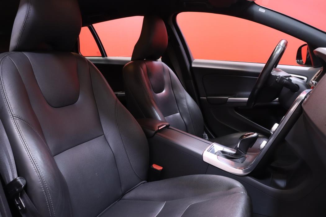 VOLVO V60 Cross Country 2016