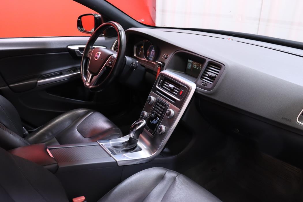 VOLVO V60 Cross Country 2016