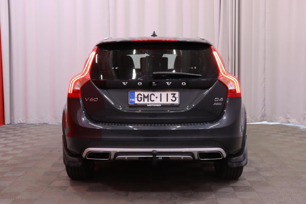 VOLVO V60 Cross Country 2016