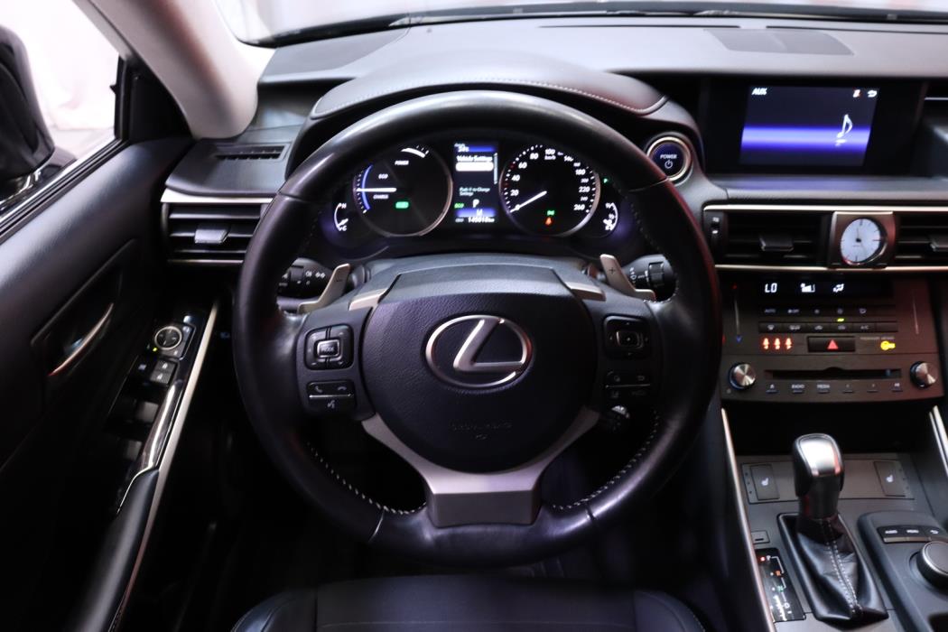LEXUS IS 2019