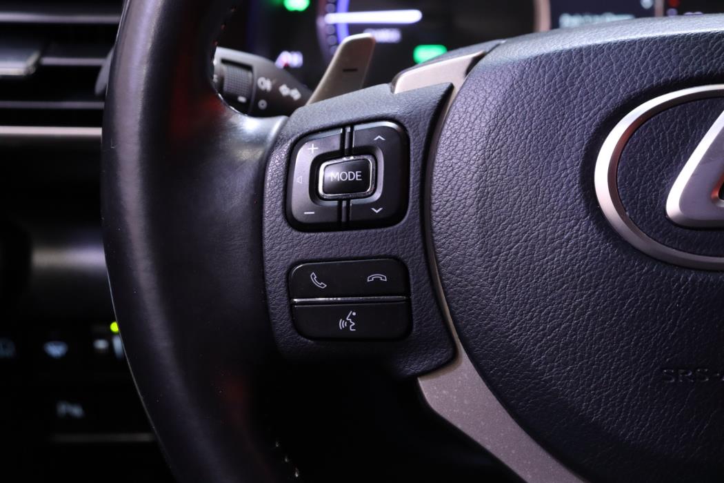 LEXUS IS 2019