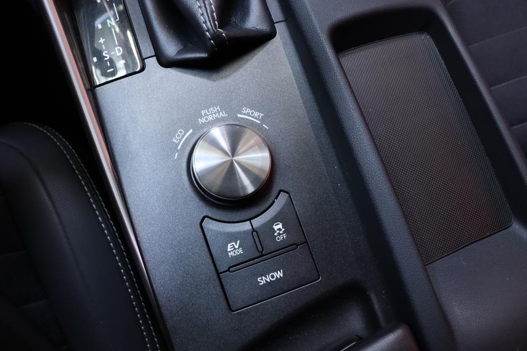 LEXUS IS 2019