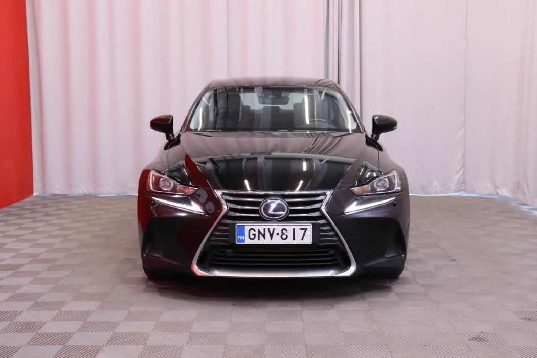 LEXUS IS 2019