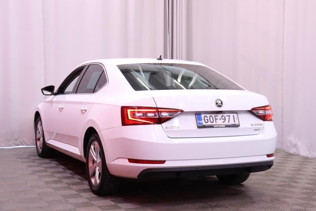 SKODA Superb 2016