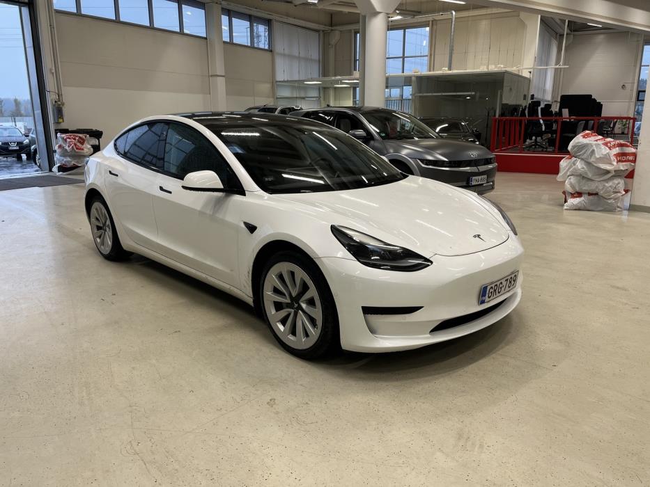 TESLA Model 3 2021