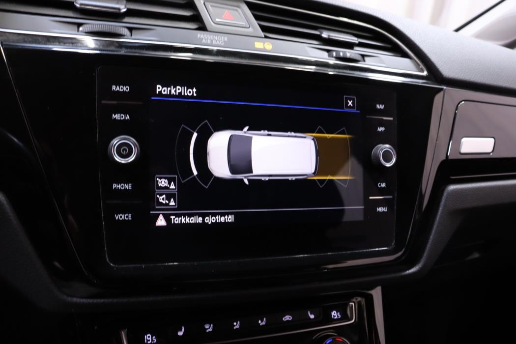 VOLKSWAGEN Touran 2018