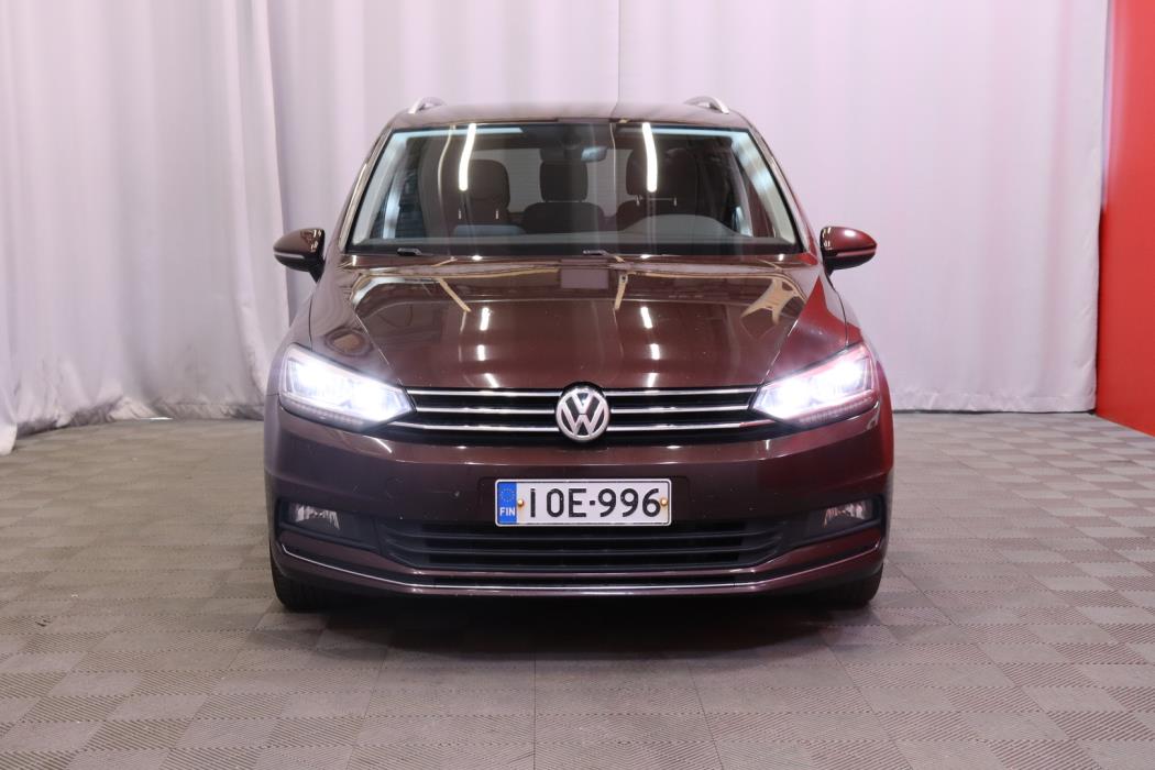 VOLKSWAGEN Touran 2018