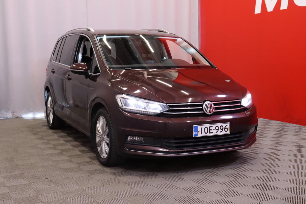 VOLKSWAGEN Touran 2018