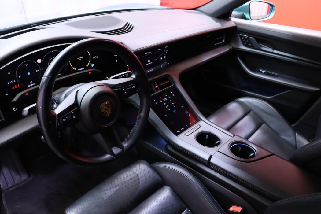 PORSCHE Taycan 2021