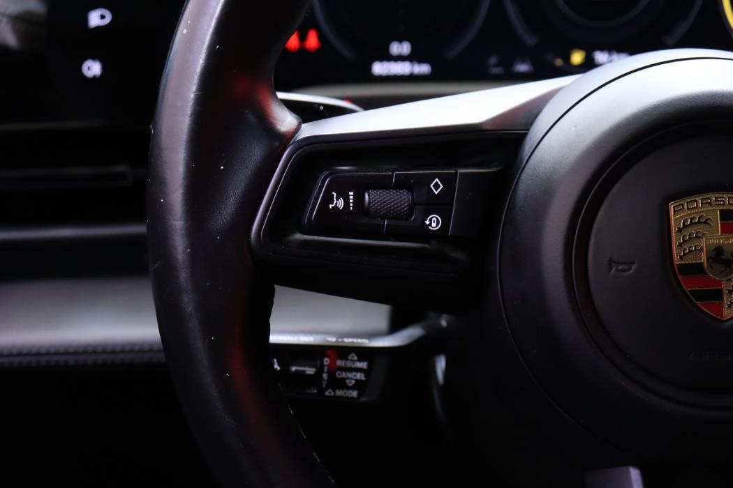 PORSCHE Taycan 2021