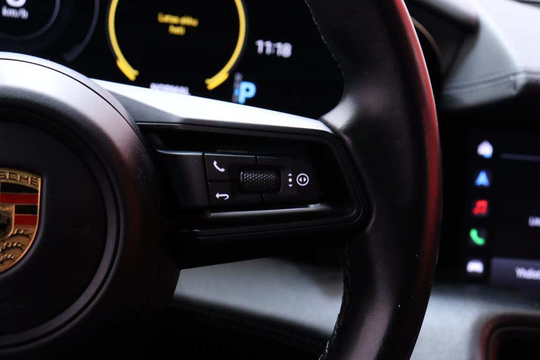 PORSCHE Taycan 2021