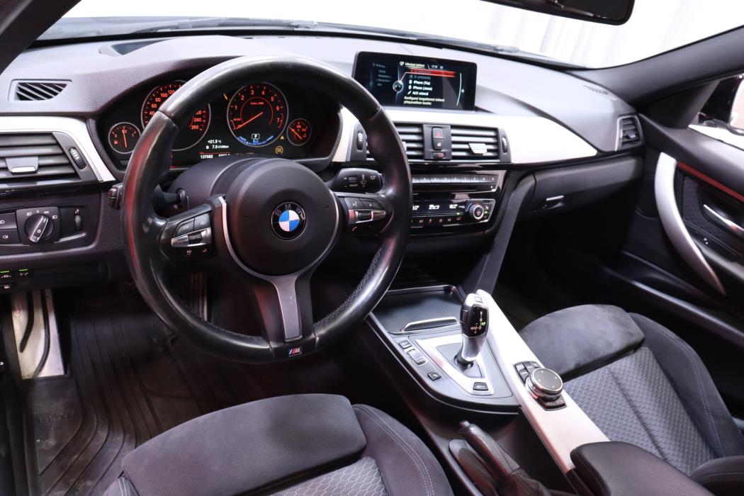 BMW 330 2016