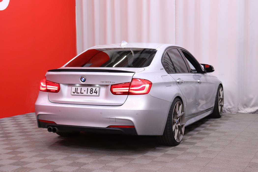 BMW 330 2016