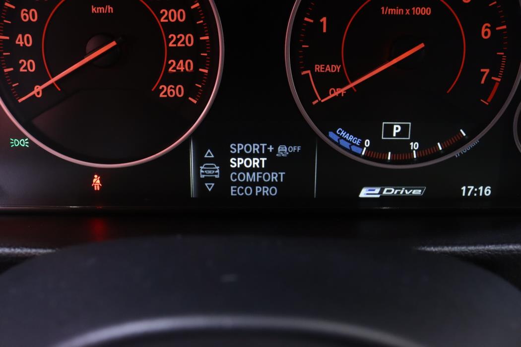 BMW 330 2016