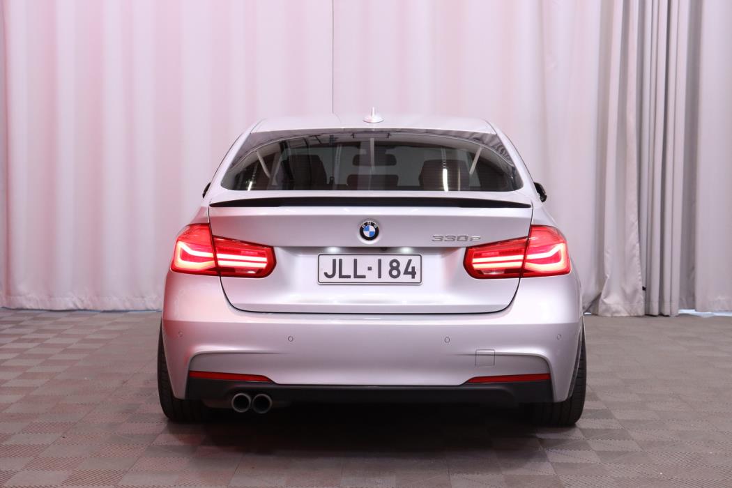 BMW 330 2016