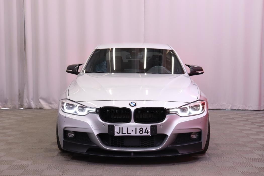 BMW 330 2016