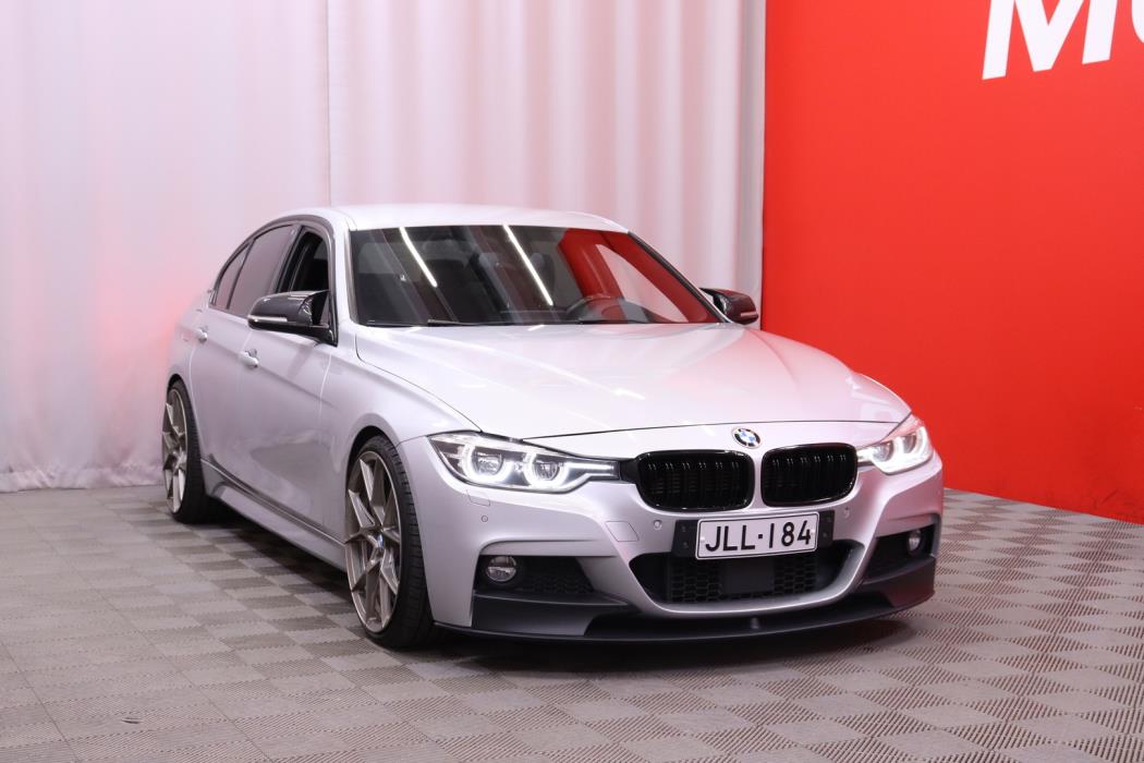 BMW 330 2016