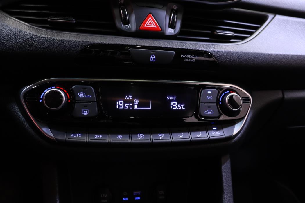 HYUNDAI i30 2019